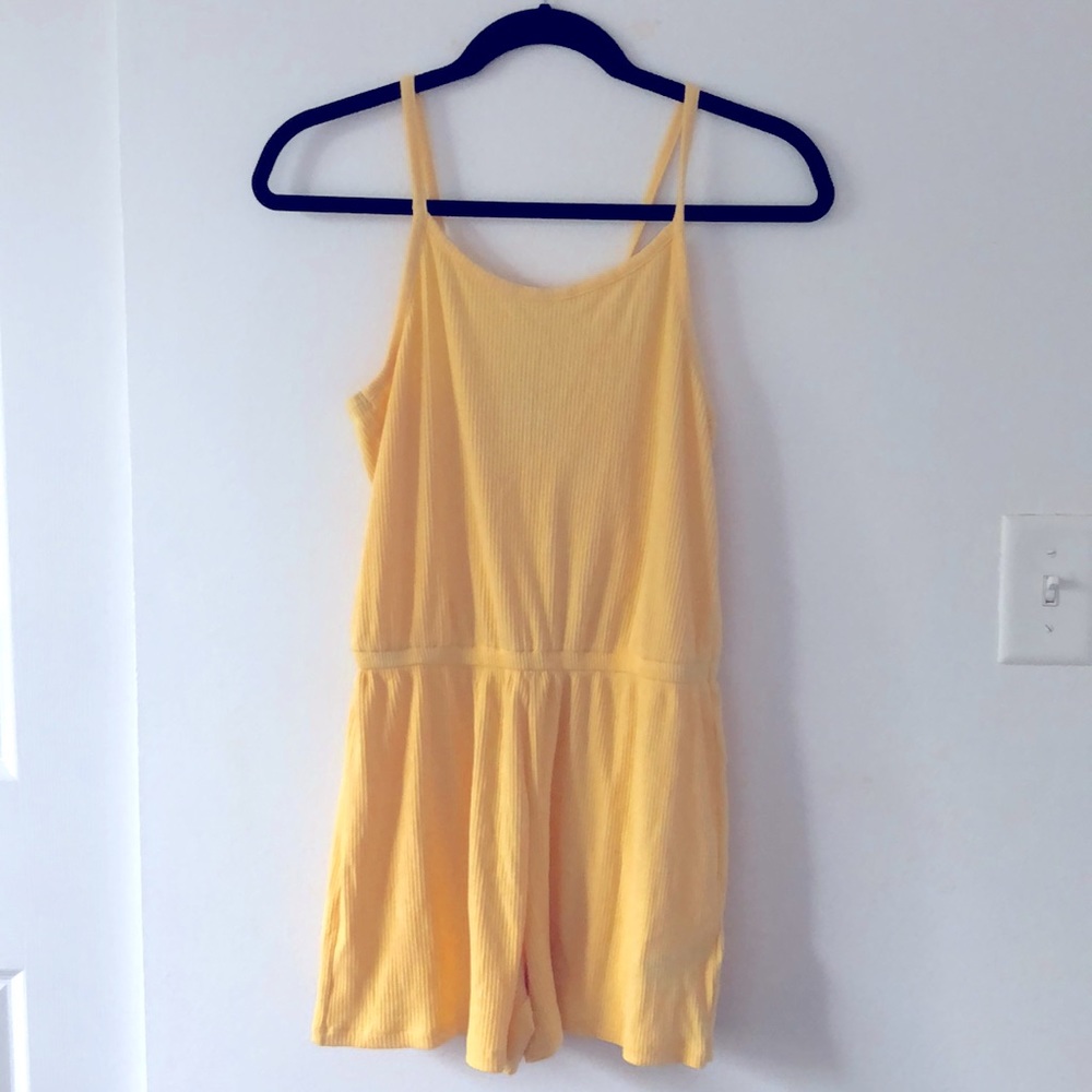 🐝5/$25🐝 NWT Old Navy yellow ribbed romper size Xl